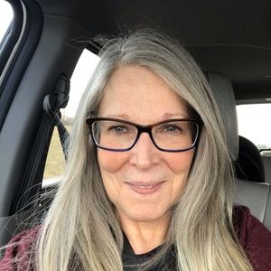 Meet your Posher, Dena